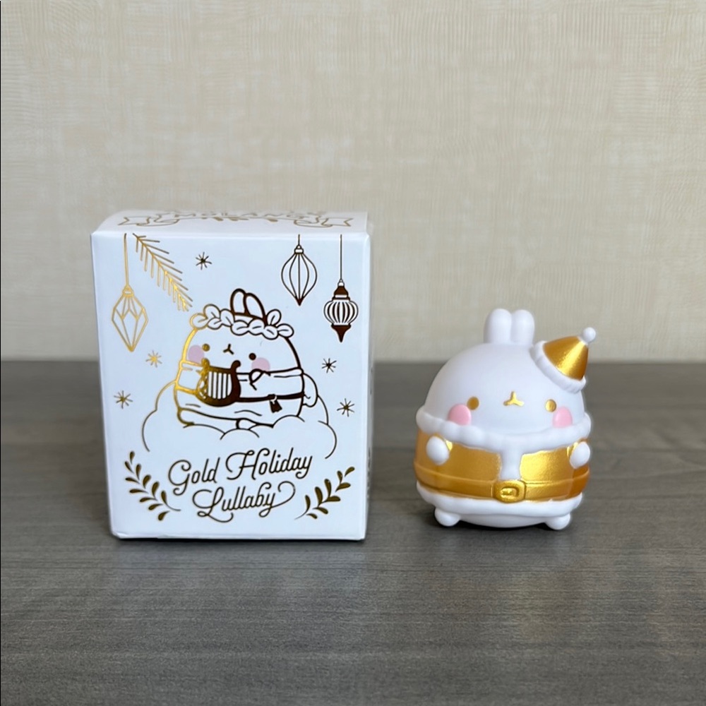 MOLANG BLIND BOX: GOLD HOLIDAY LULLABY